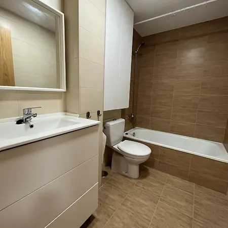 Con Terraza,2 Min De La Playa, Apartment *