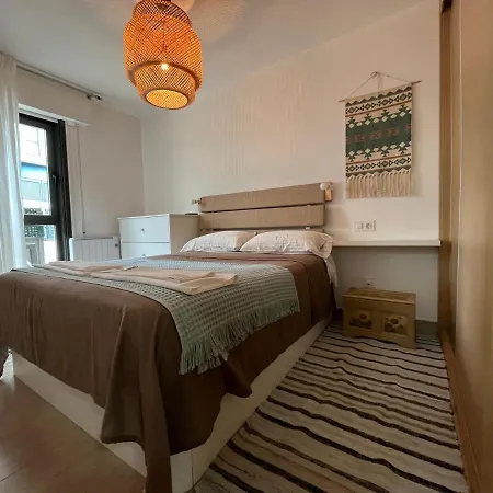 Con Terraza,2 Min De La Playa, Apartment Ares